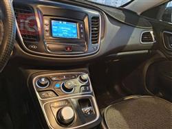 Chrysler 200